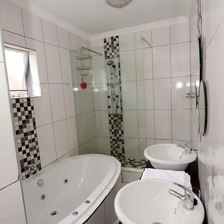 Corgi Guest House Johannesburg Exterior photo
