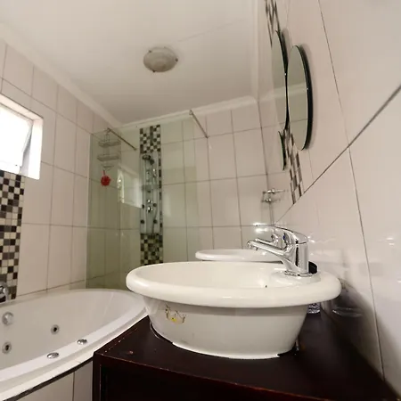 Corgi Guest House Johannesburg Exterior photo